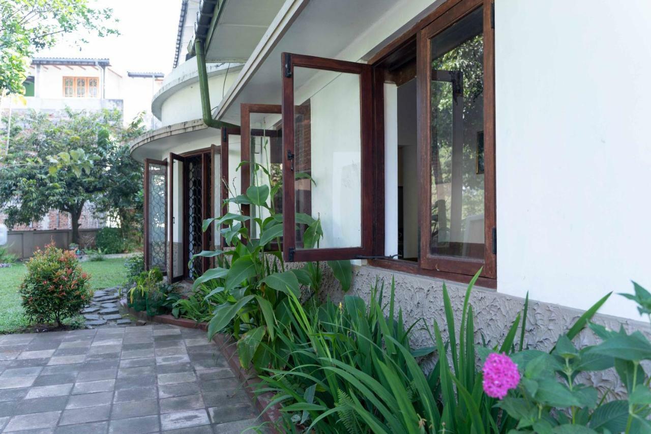 Don's Lounge&Villa Kandy Exterior foto