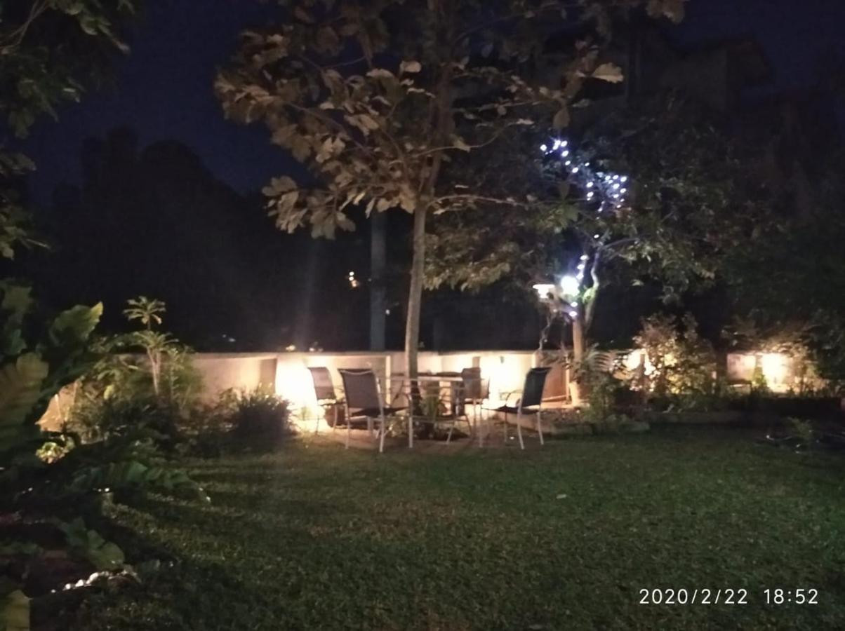 Don's Lounge&Villa Kandy Exterior foto