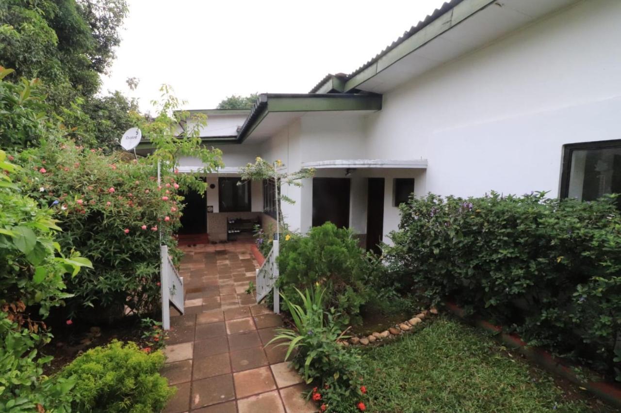 Don's Lounge&Villa Kandy Exterior foto